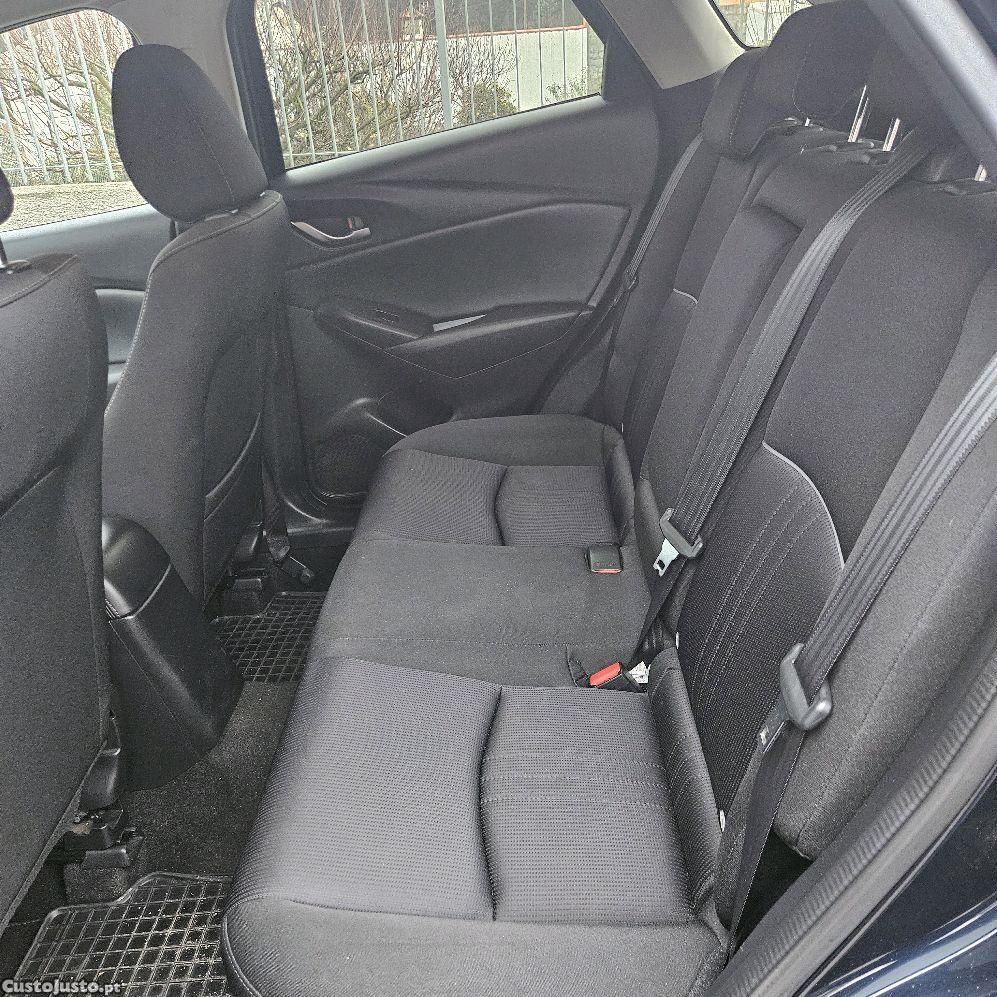 Mazda CX-3 1.8 D — fotografia 2