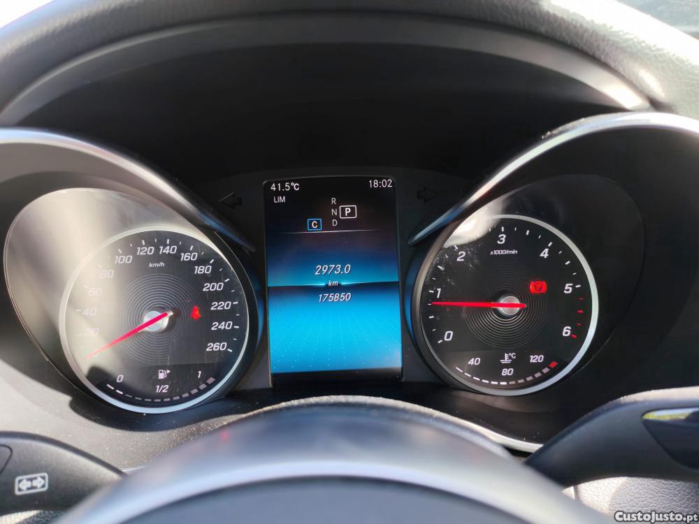 Mercedes-Benz C 220 d AMG Line — fotografia 5