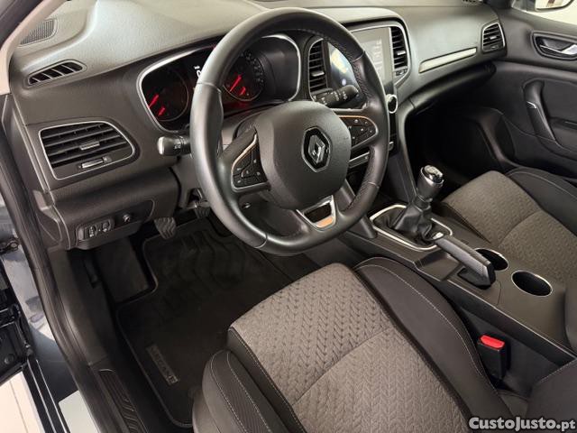 Renault Mégane iv sport tourer 1.5 BLUE DCI LIMITED — fotografia 9