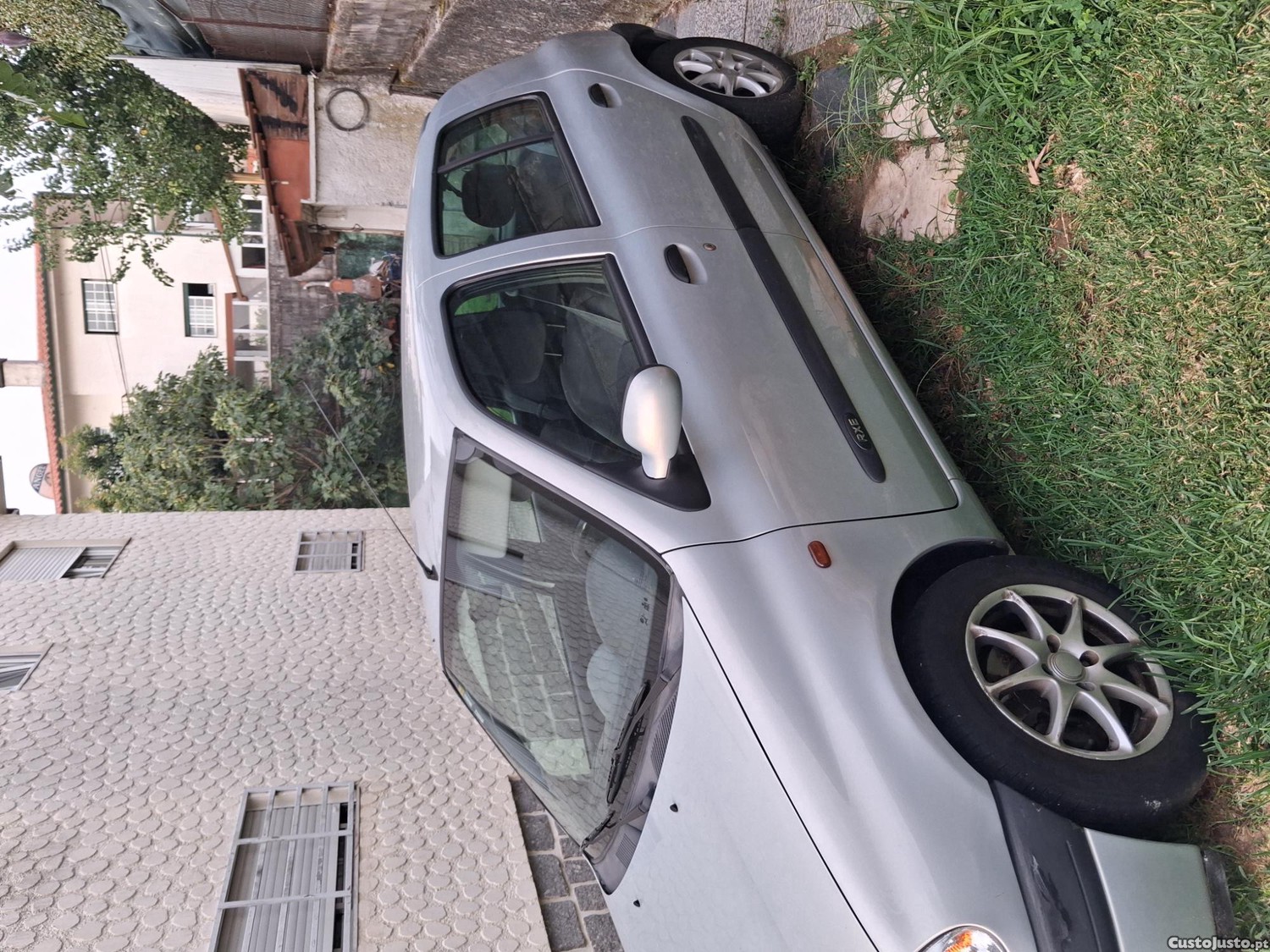 Renault Clio 1.9DTI — fotografia 4
