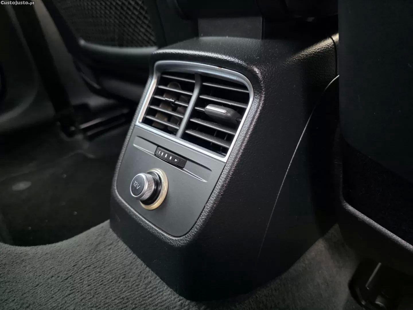 Audi A3 1.6 tdi s-line s tronic — fotografia 3