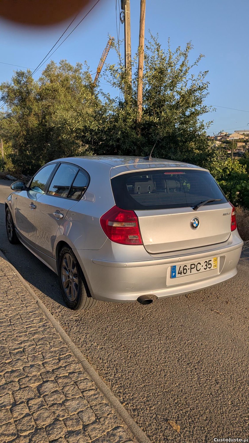BMW 118 com kit Corrente Distribuição, bomba de água, polia da cambota mudados (TUDO com fatura) — fotografia 5