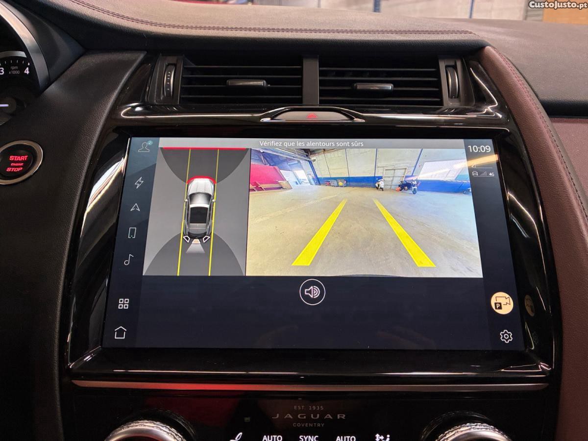 Jaguar E-Pace 1.5 P300e R-Dynamic SE AWD Aut. — fotografia 7