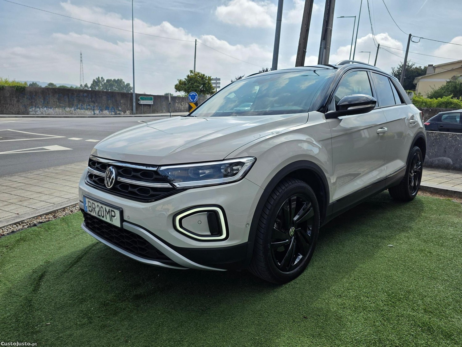 Volkswagen T-Roc 1.0 TSI Black Style — fotografia 27