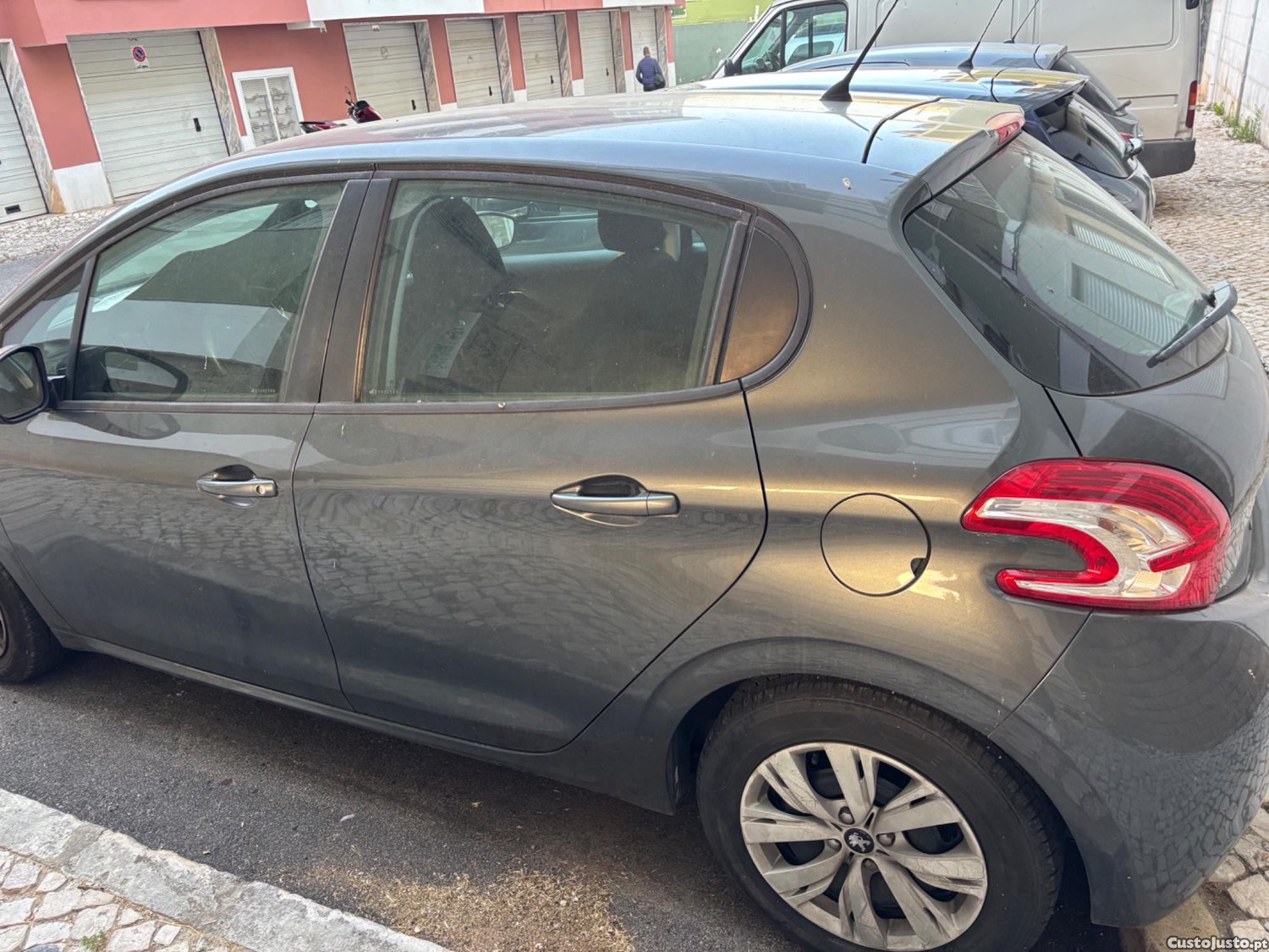 Peugeot 208 . — fotografia 7