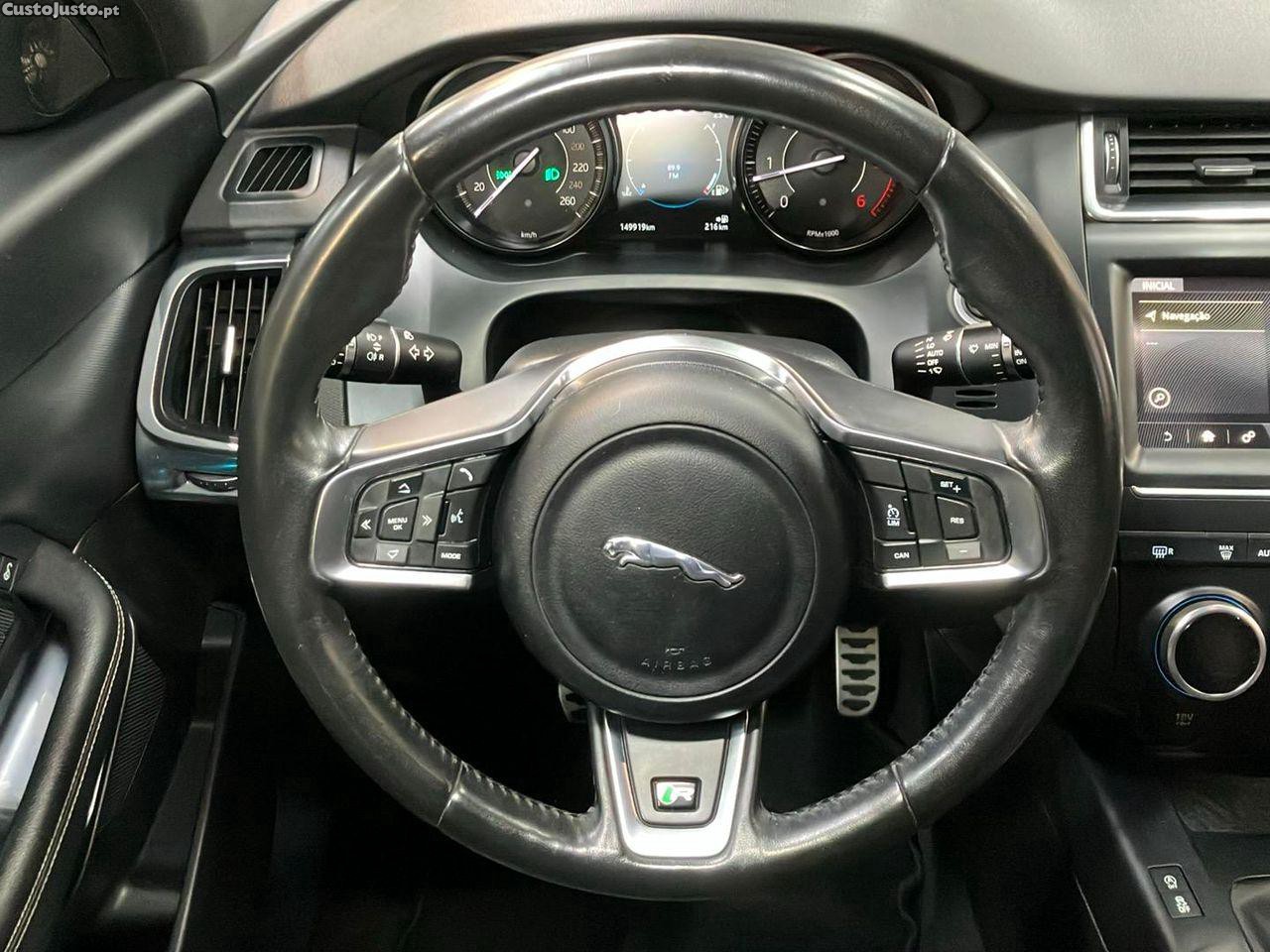 Jaguar E-Pace 2.0 i4D R-Dynamic — fotografia 14