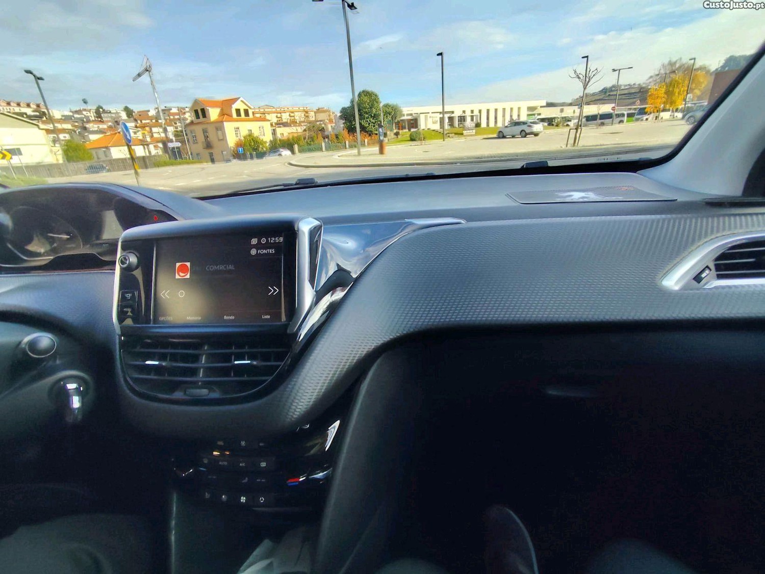 Peugeot 208 115 cavalos — fotografia 5