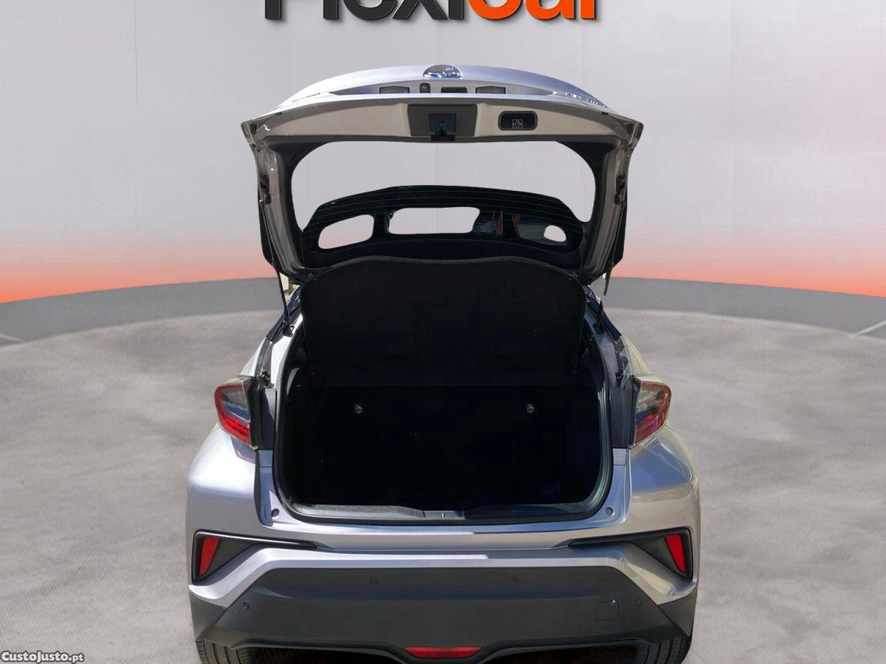 Toyota C-HR 1.8 HSD Comfort+P.Style — fotografia 13