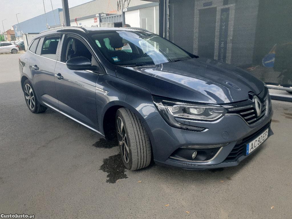 Renault Mégane Sport Tourer 1.5 Blue DCI Bose Edition 115cv — fotografia 28