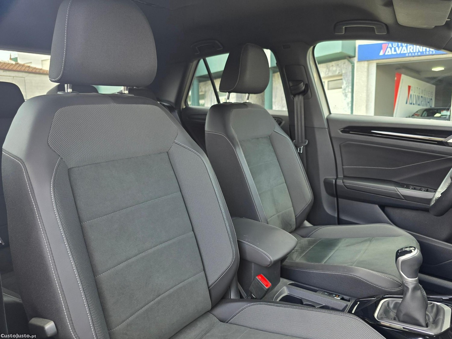 Volkswagen T-Roc 1.0 TSI Black Style — fotografia 5