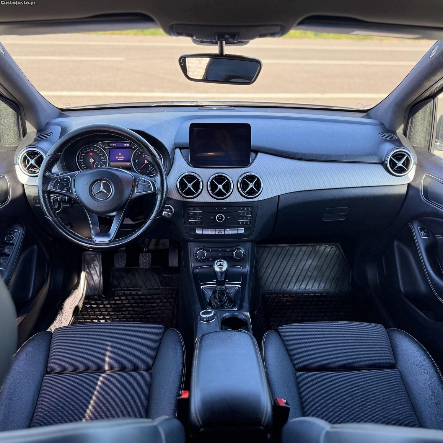 Mercedes-Benz B 180 Sports TOURER — fotografia 7