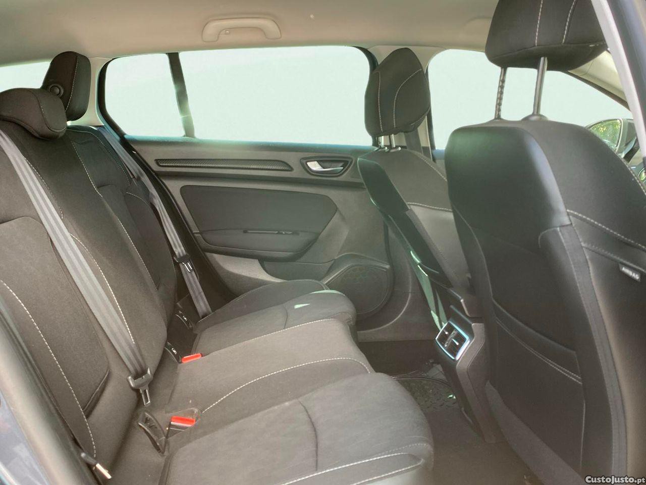 Renault Mégane Sport Tourer 1.5 dCi Limited — fotografia 3