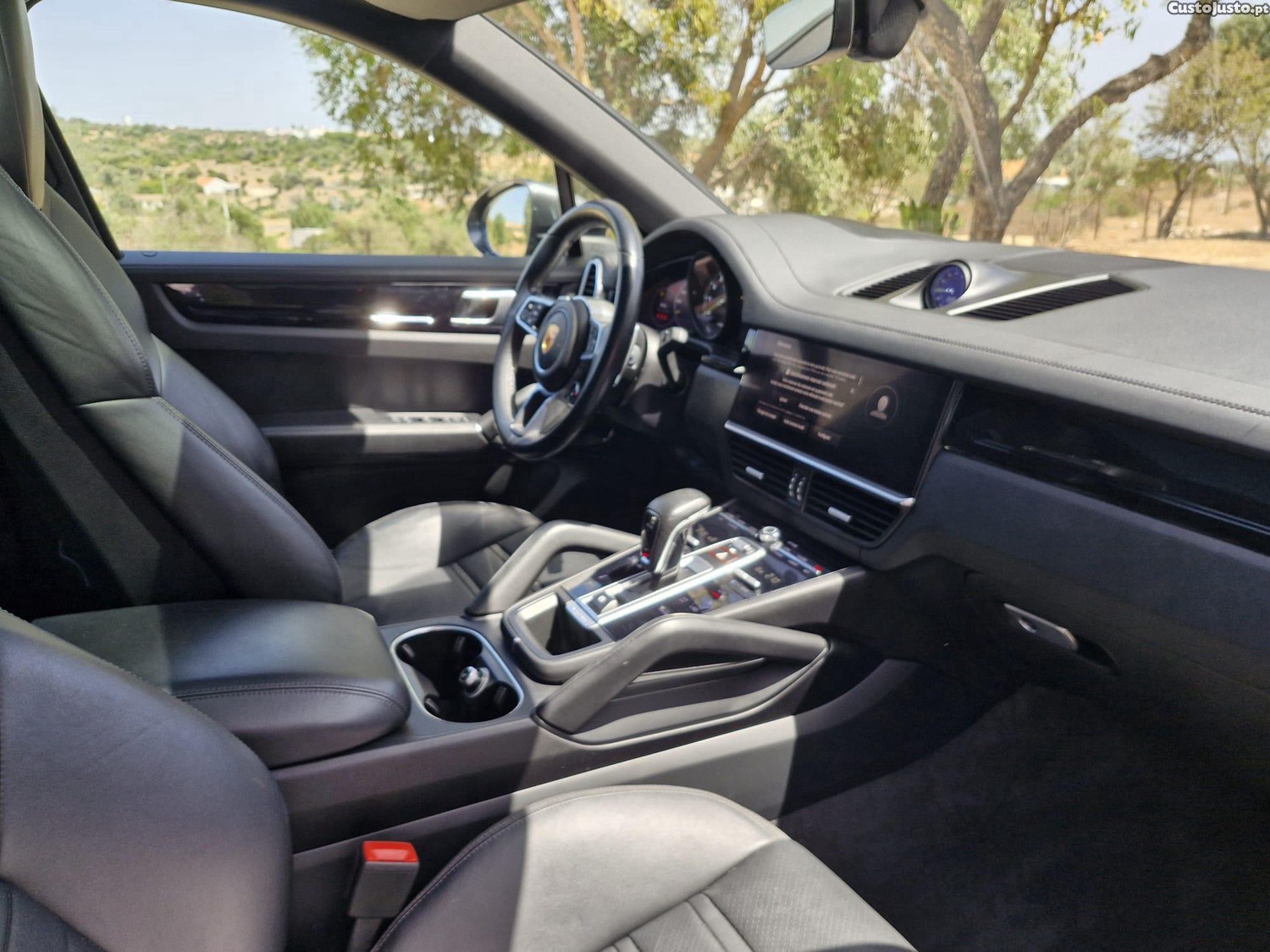 Porsche Cayenne E-Hybrid — fotografia 7