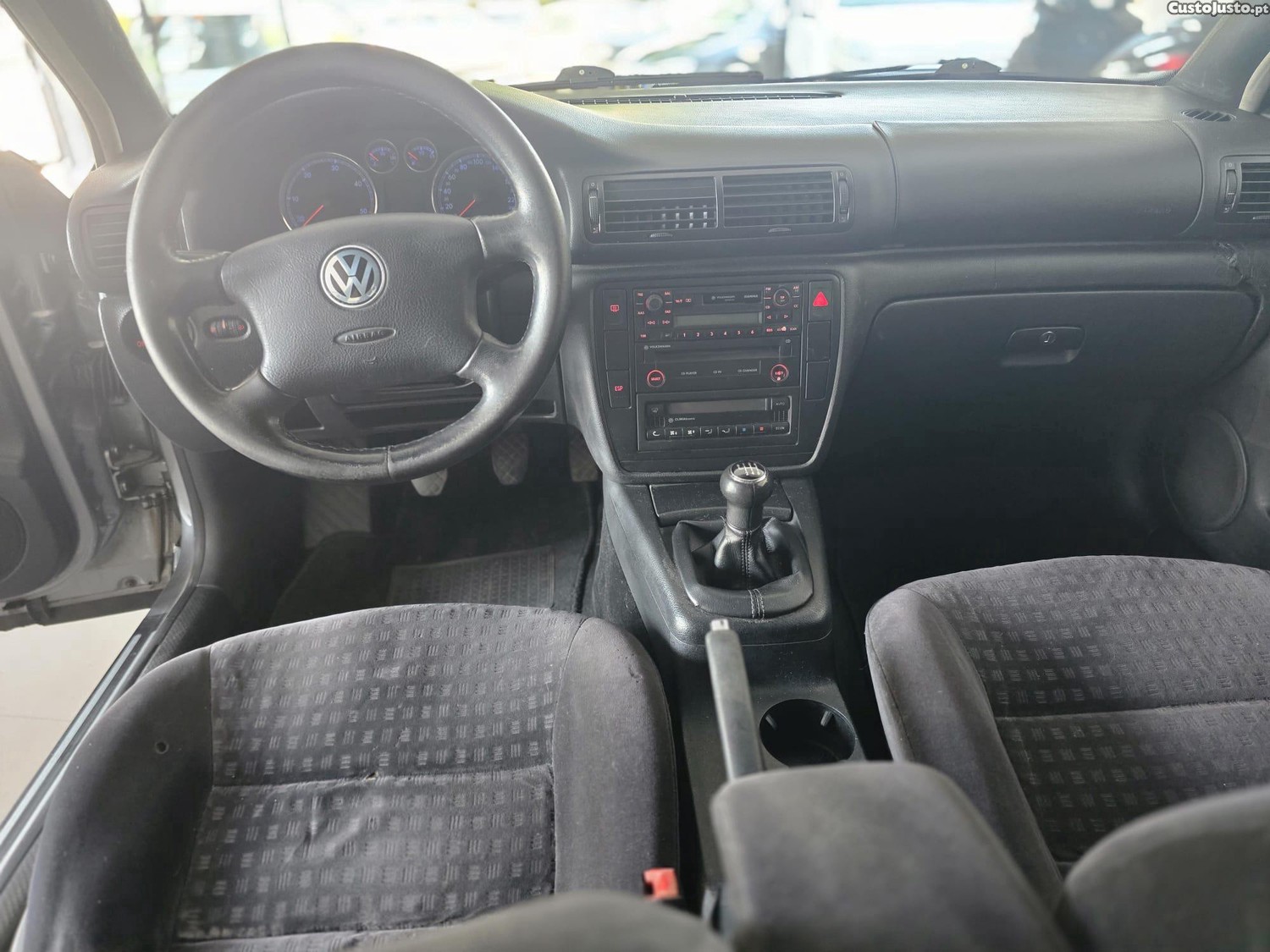 Volkswagen Passat (3Bg) — fotografia 3