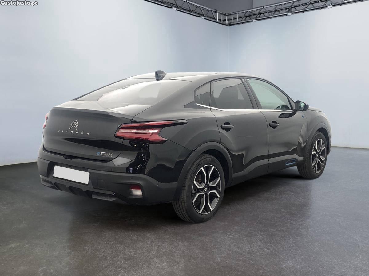 Citroën e-C4 50 kWh Shine — fotografia 11