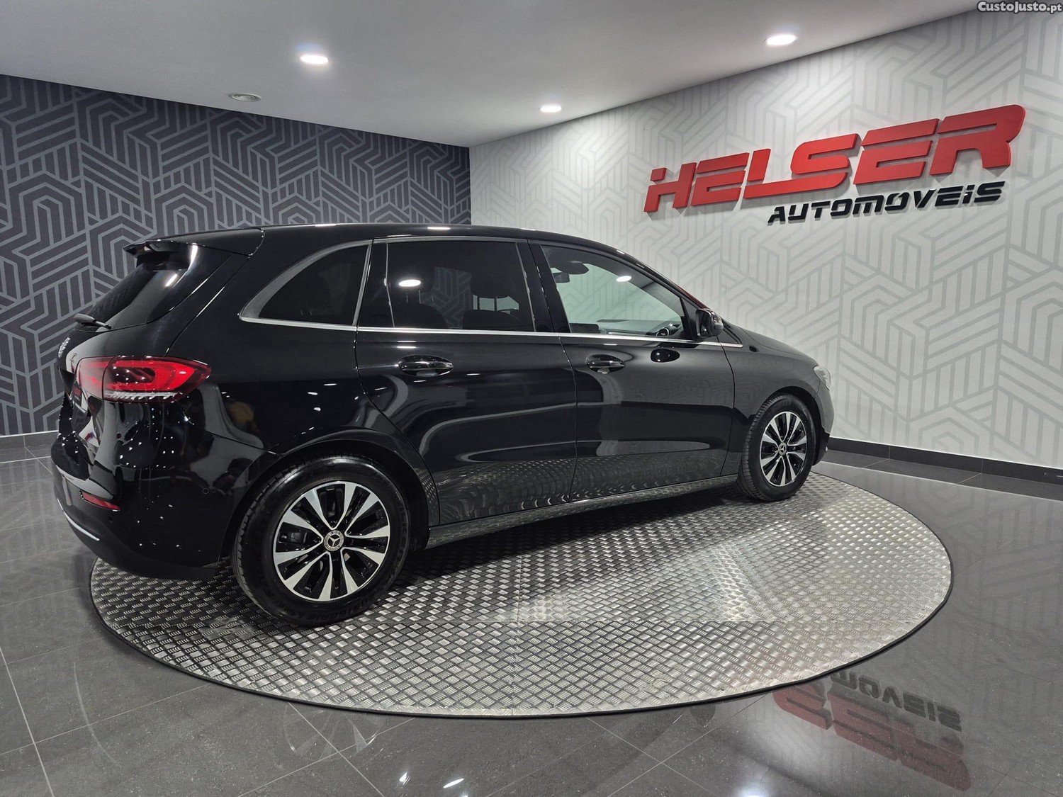 Mercedes-Benz B 180 d Style Plus Aut. — fotografia 6