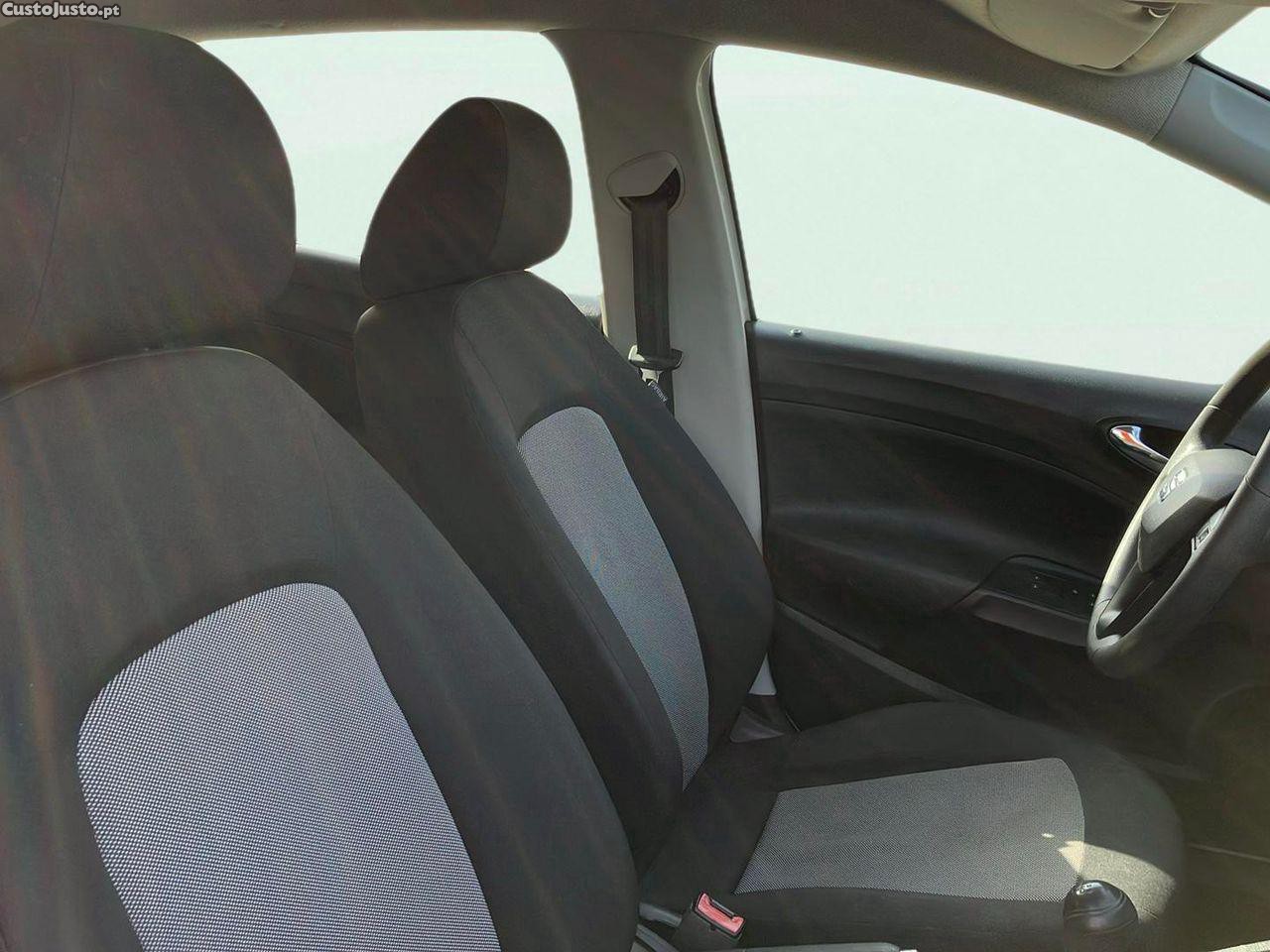 SEAT Ibiza 1.4 TDI Style — fotografia 4