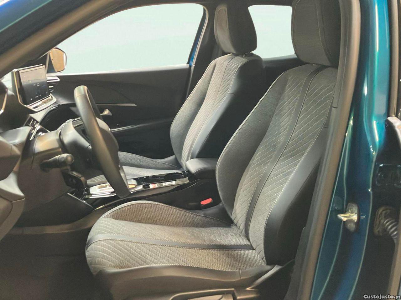 Peugeot 2008 54 kWh Allure — fotografia 7