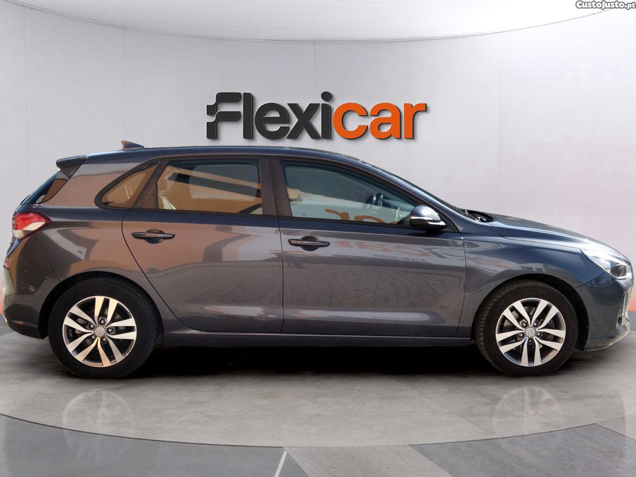 Hyundai i30 1.0 T-GDI Comfort+Navi — fotografia 11