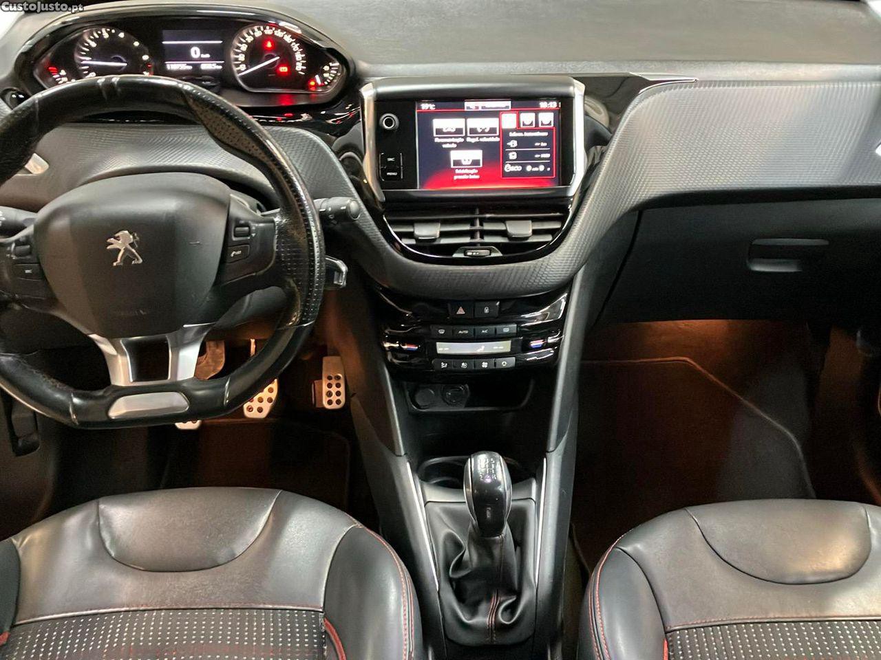 Peugeot 208 1.2 PureTech GT Line — fotografia 10