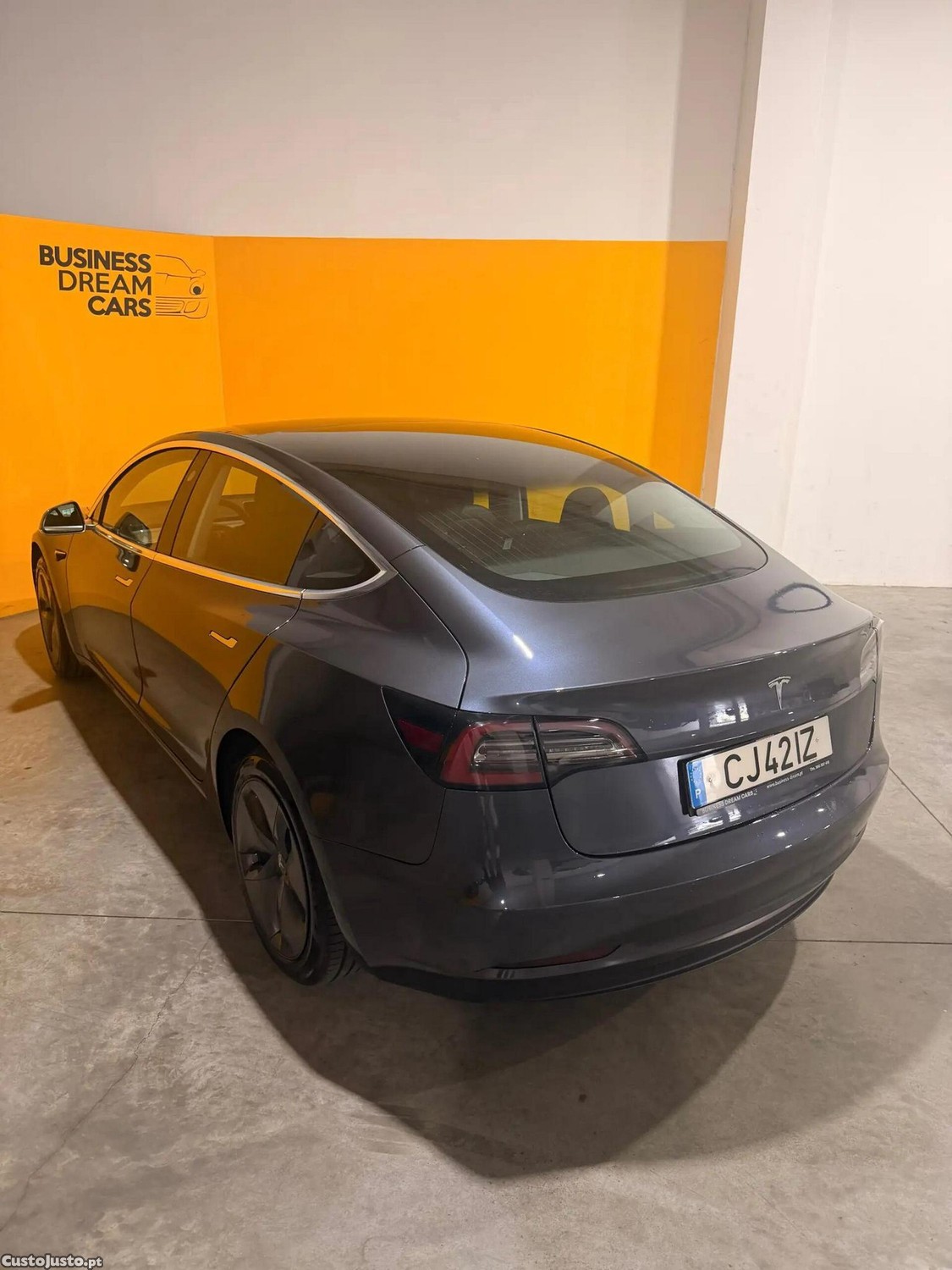 Tesla Model 3 Standard Range Plus RWD — fotografia 9