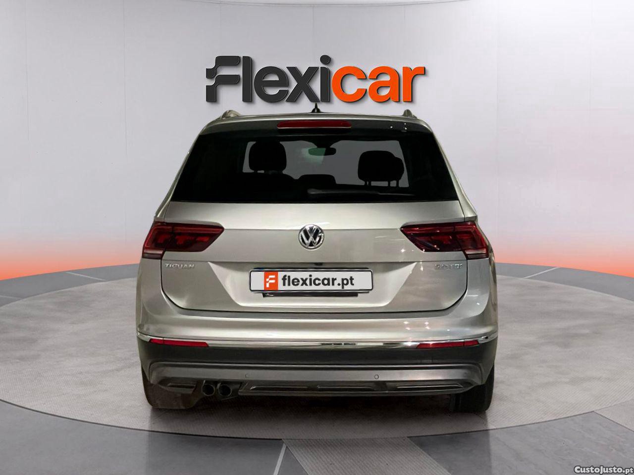 Volkswagen Tiguan 2.0 TDI Highline — fotografia 17
