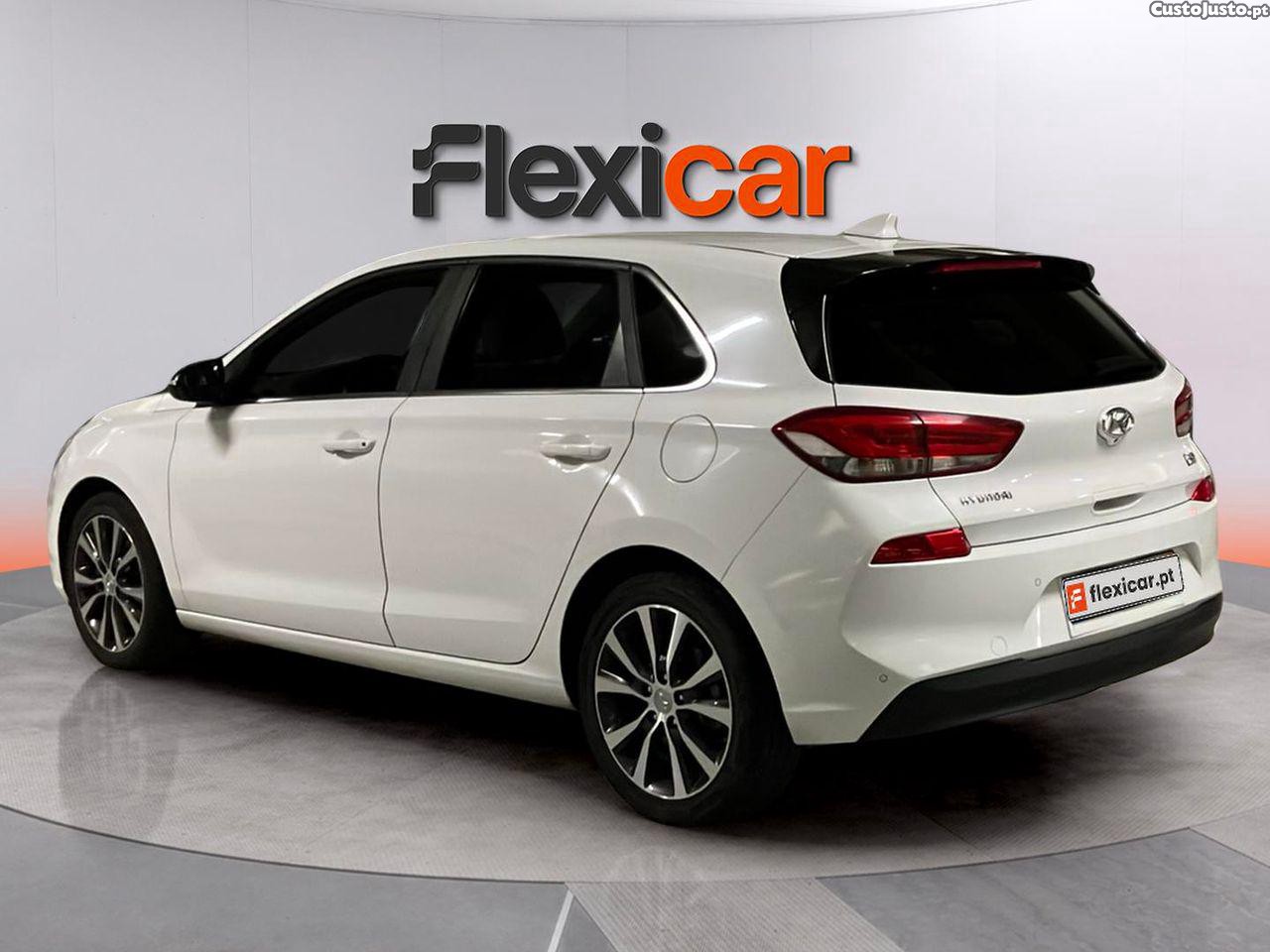 Hyundai i30 1.6 CRDI STyle — fotografia 21