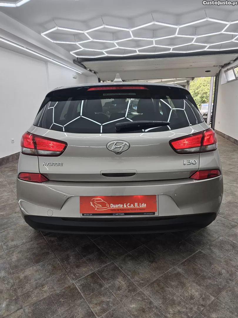 Hyundai i30 1.0 t-gdi style — fotografia 3