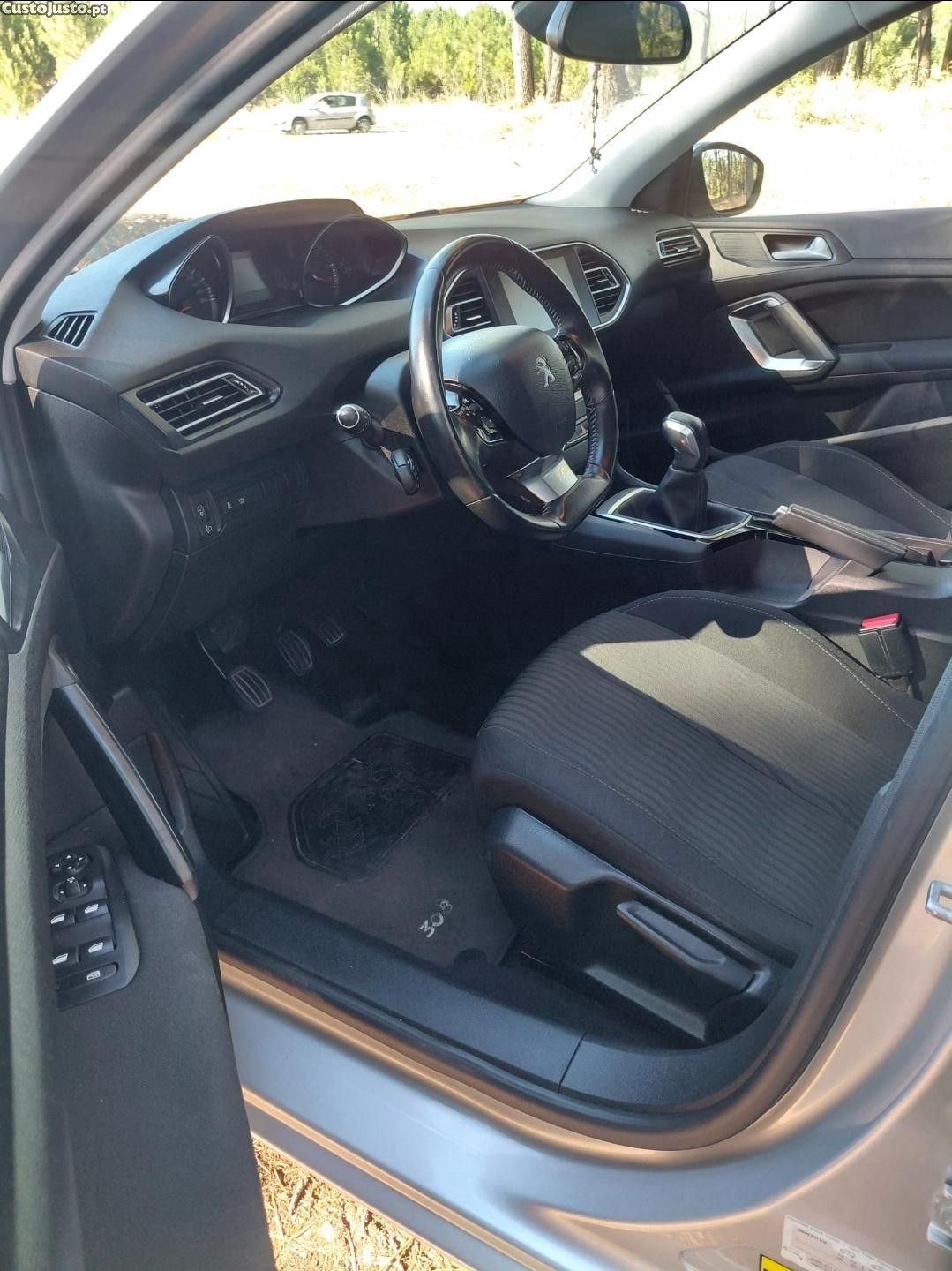 Peugeot 308 Active — fotografia 2