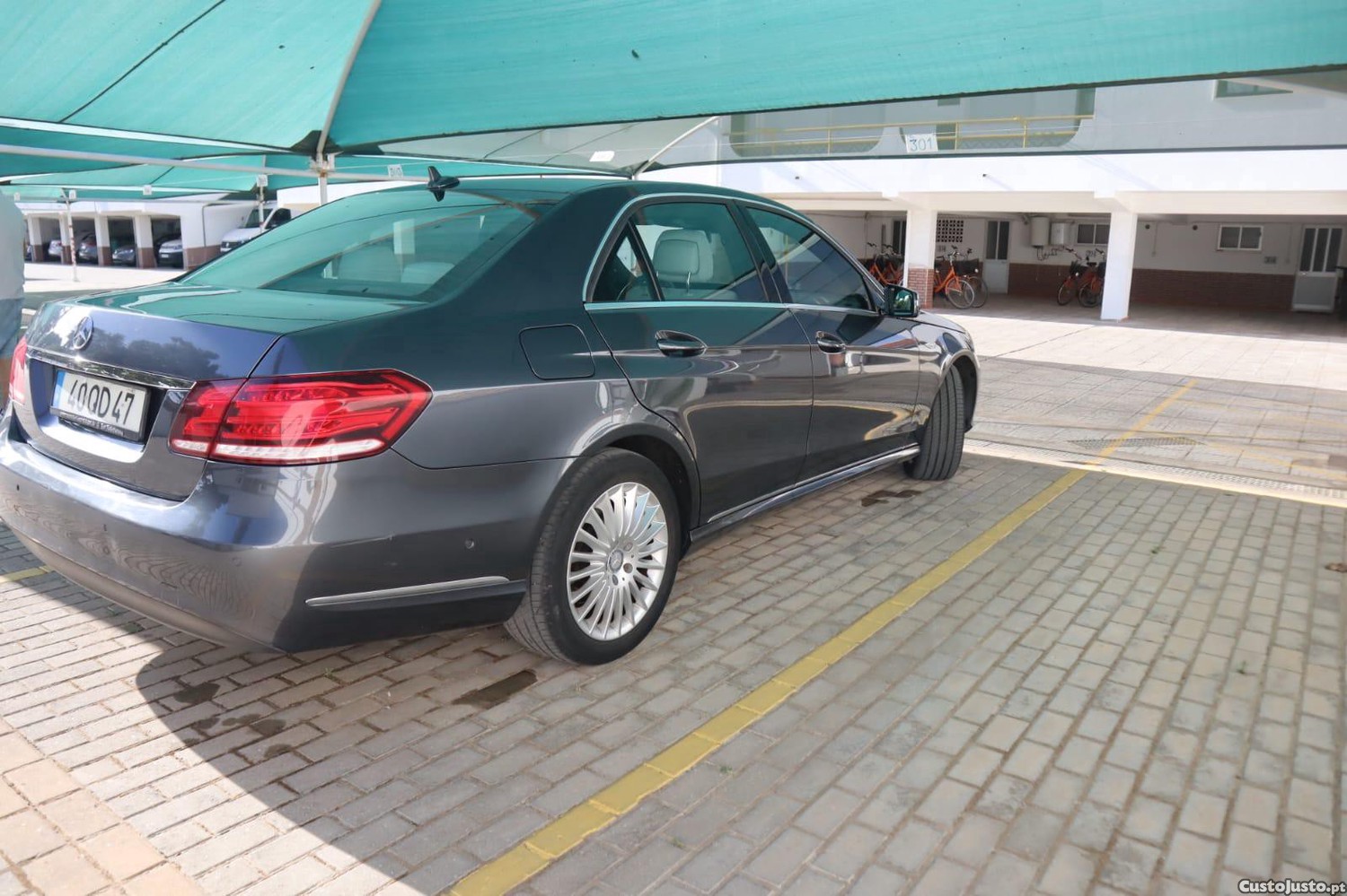Mercedes-Benz E 220 Elegance — fotografia 3