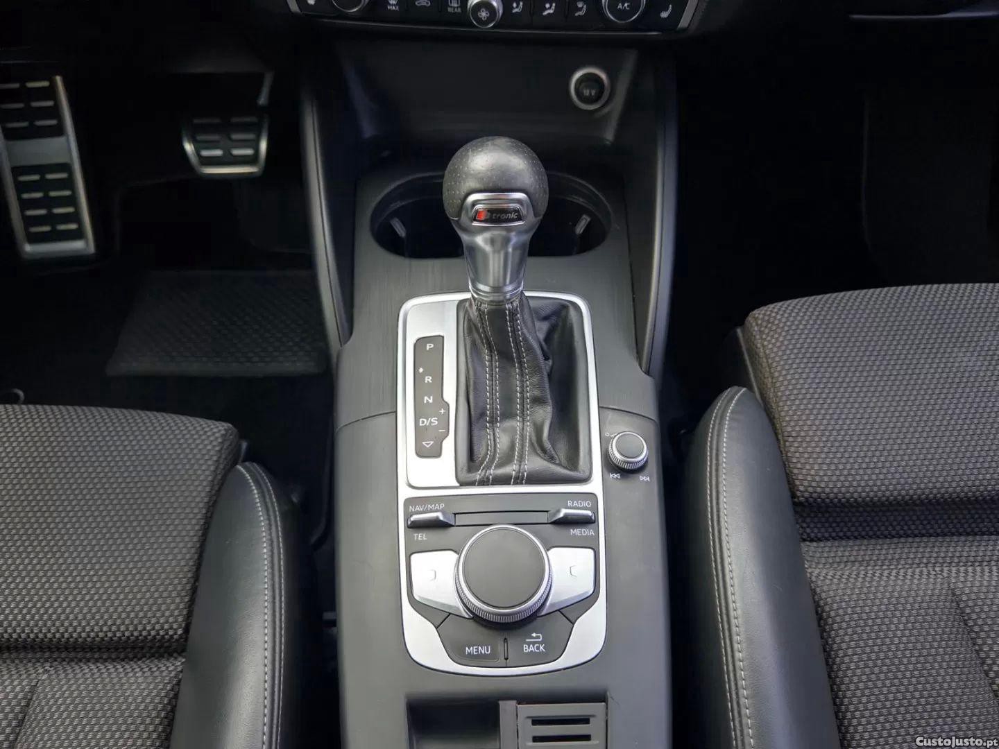Audi A3 1.6 tdi s-line s tronic — fotografia 6