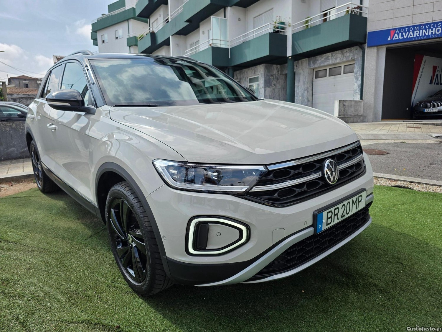 Volkswagen T-Roc 1.0 TSI Black Style — fotografia 26