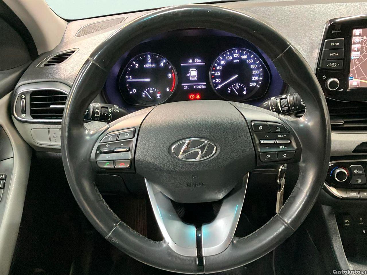 Hyundai i30 1.6 CRDI STyle — fotografia 16