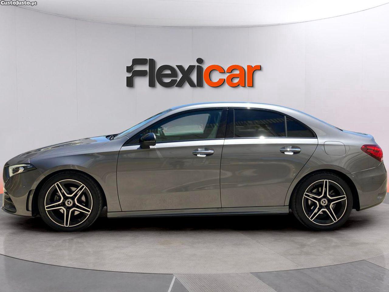 Mercedes-Benz A 200 Limousine AMG Line Aut. — fotografia 16