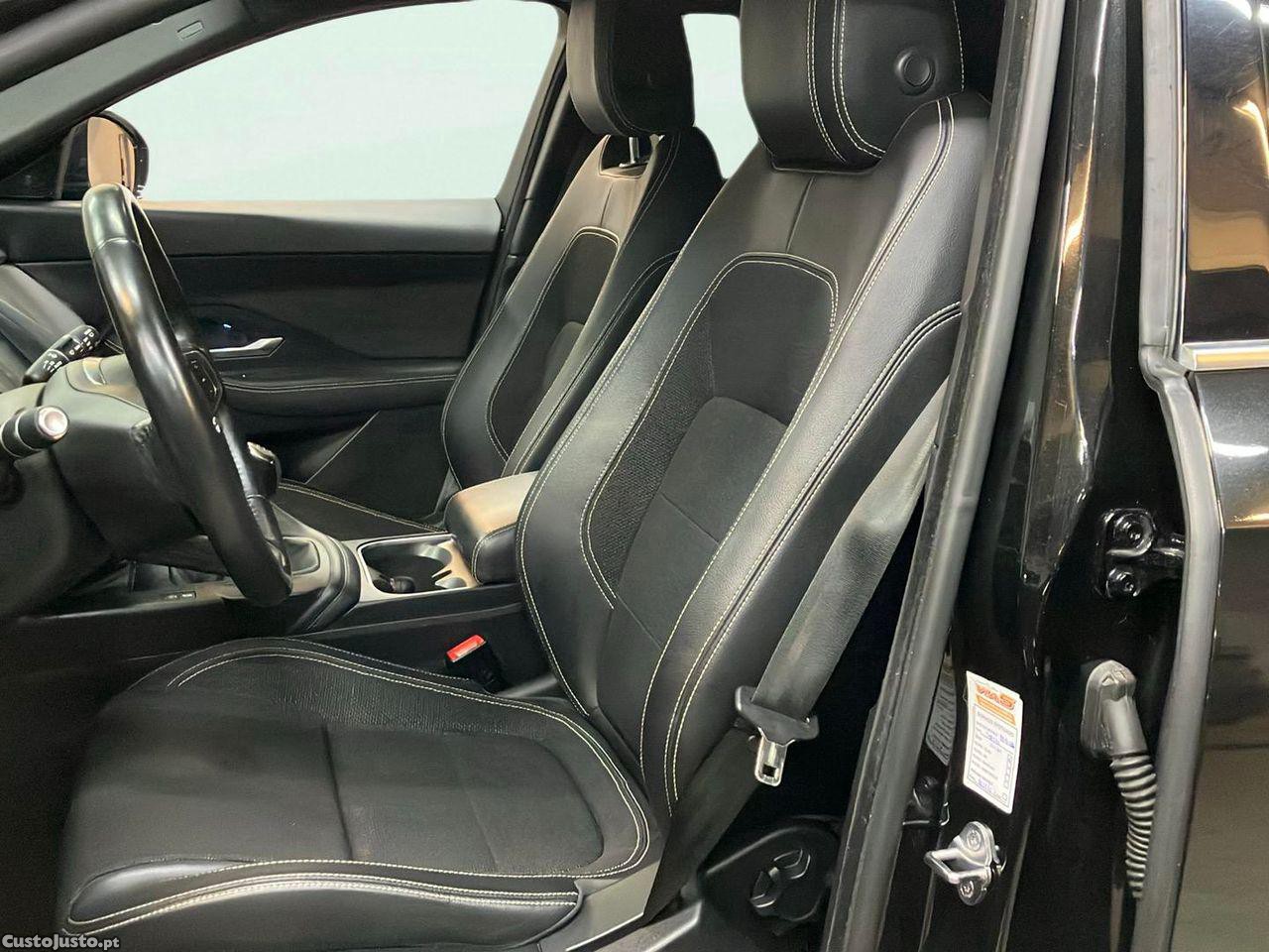 Jaguar E-Pace 2.0 i4D R-Dynamic — fotografia 10