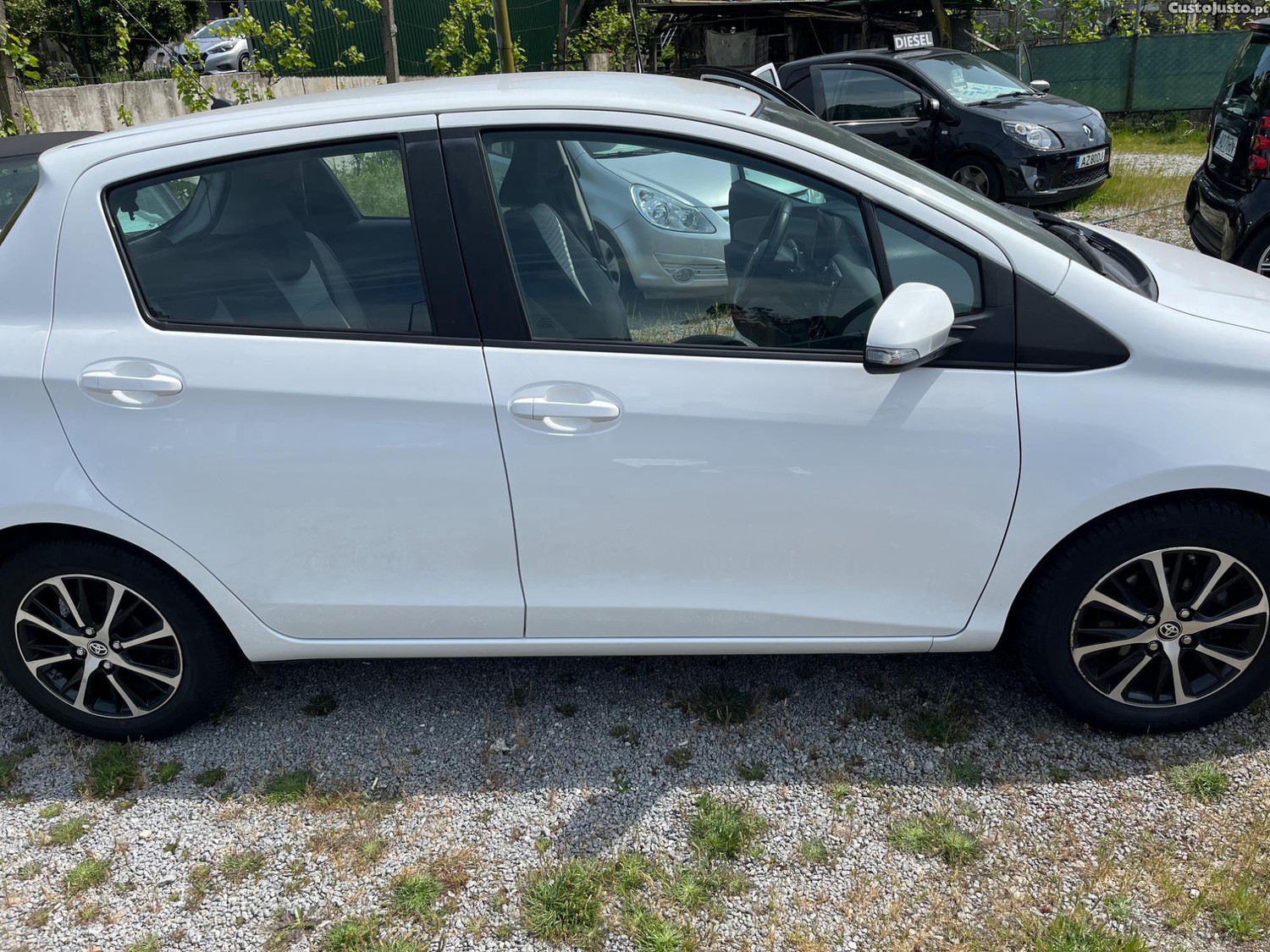 Toyota Yaris Citadino — fotografia 6