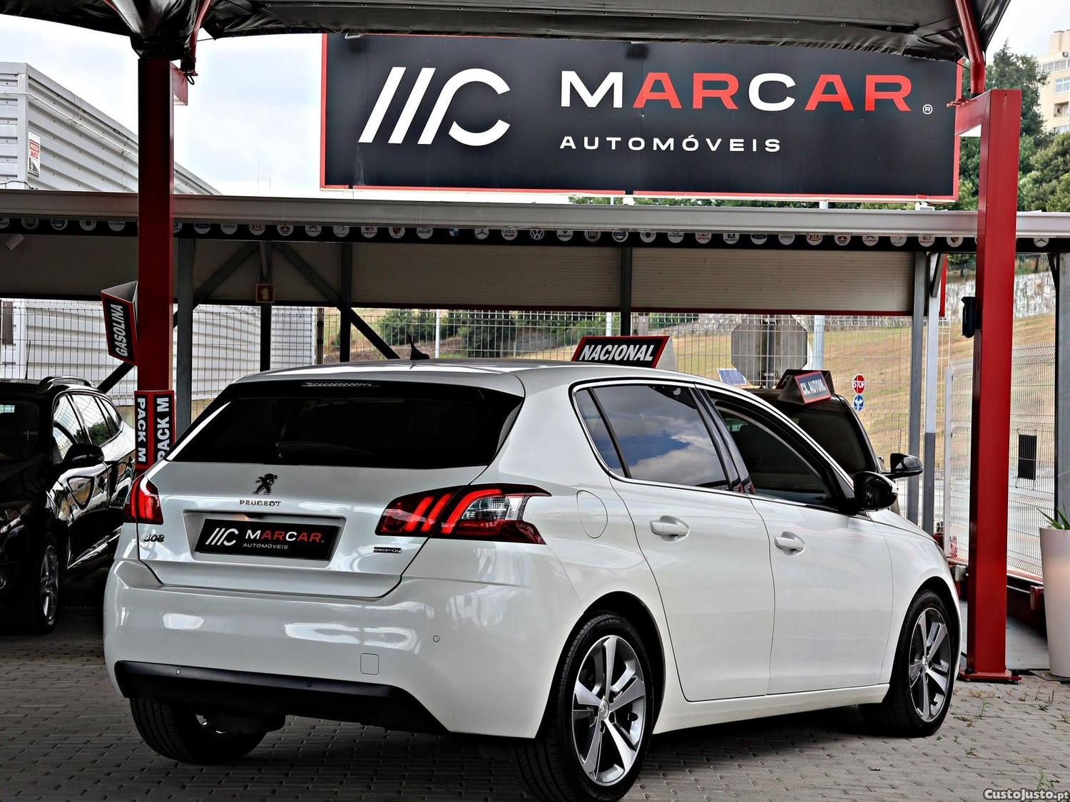 Peugeot 308 1.6 BlueHDi Active J17 — fotografia 16