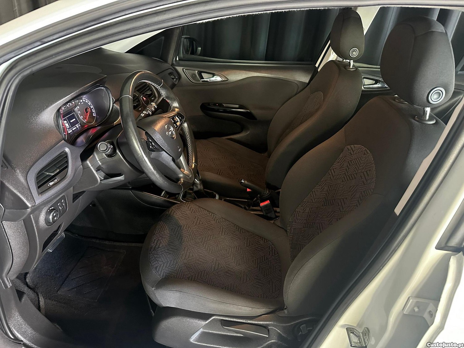 Opel Corsa 1.4 Easytronic — fotografia 10