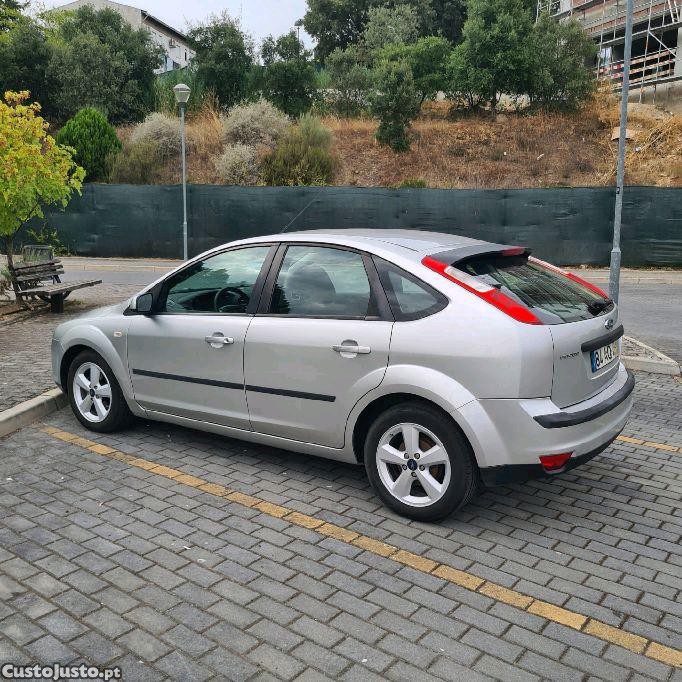 Ford Focus mto económico — fotografia 8