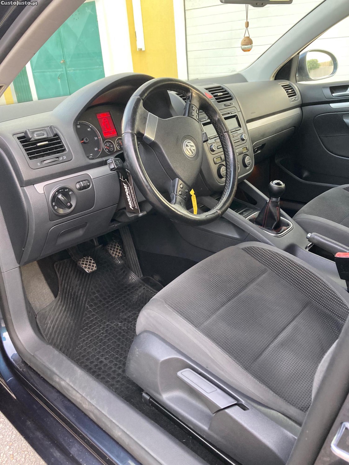 Volkswagen Golf 1.9 TDI Blue Motion — fotografia 2
