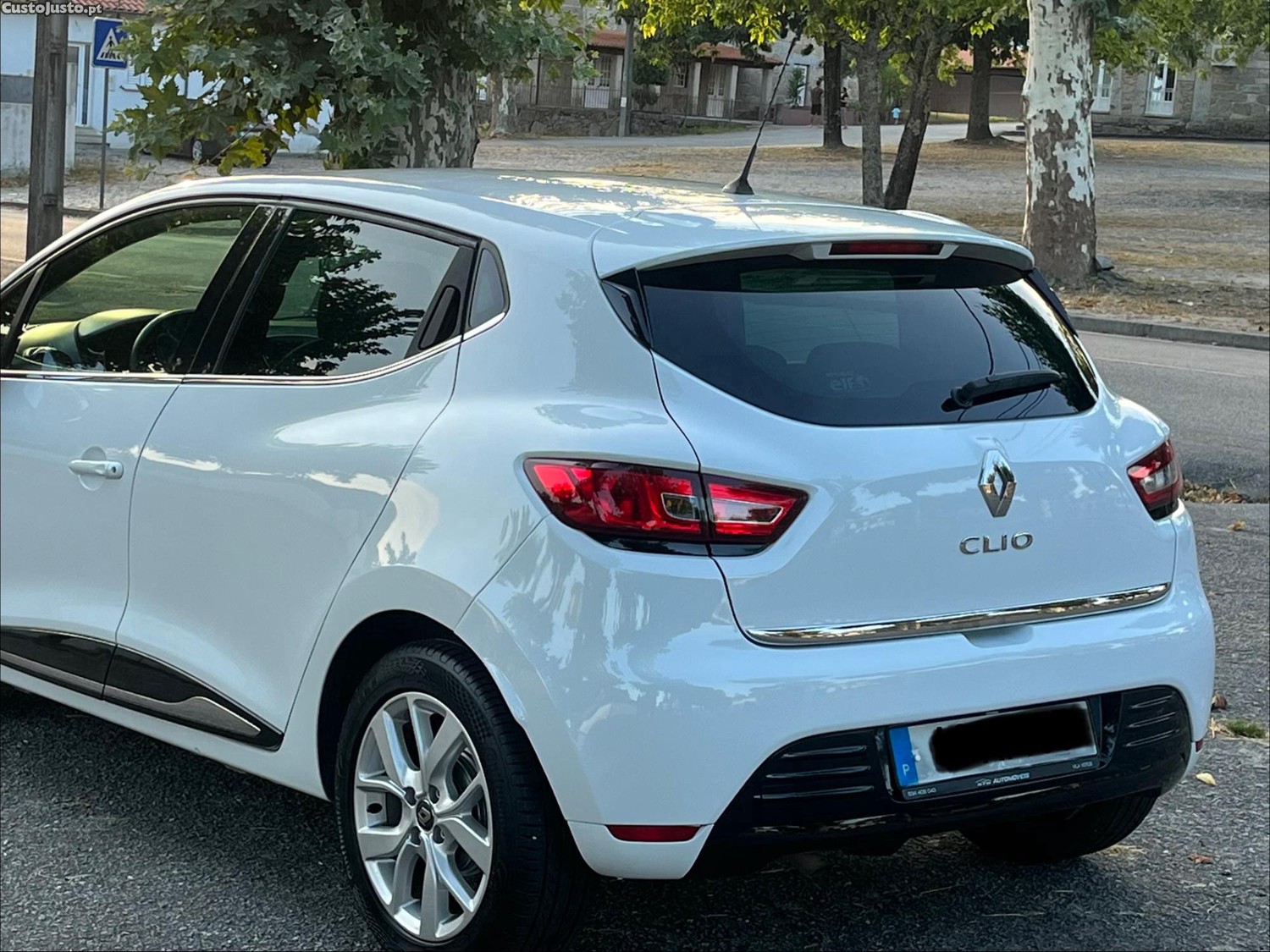 Renault Clio 1.5 DCI Limited Edition — fotografia 10