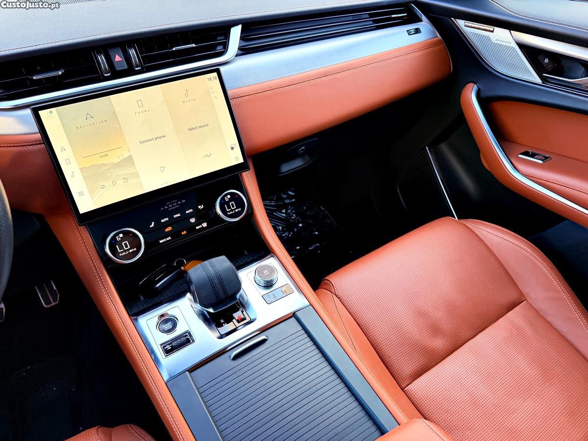 Jaguar F-Pace P400e R-Dynamic — fotografia 44
