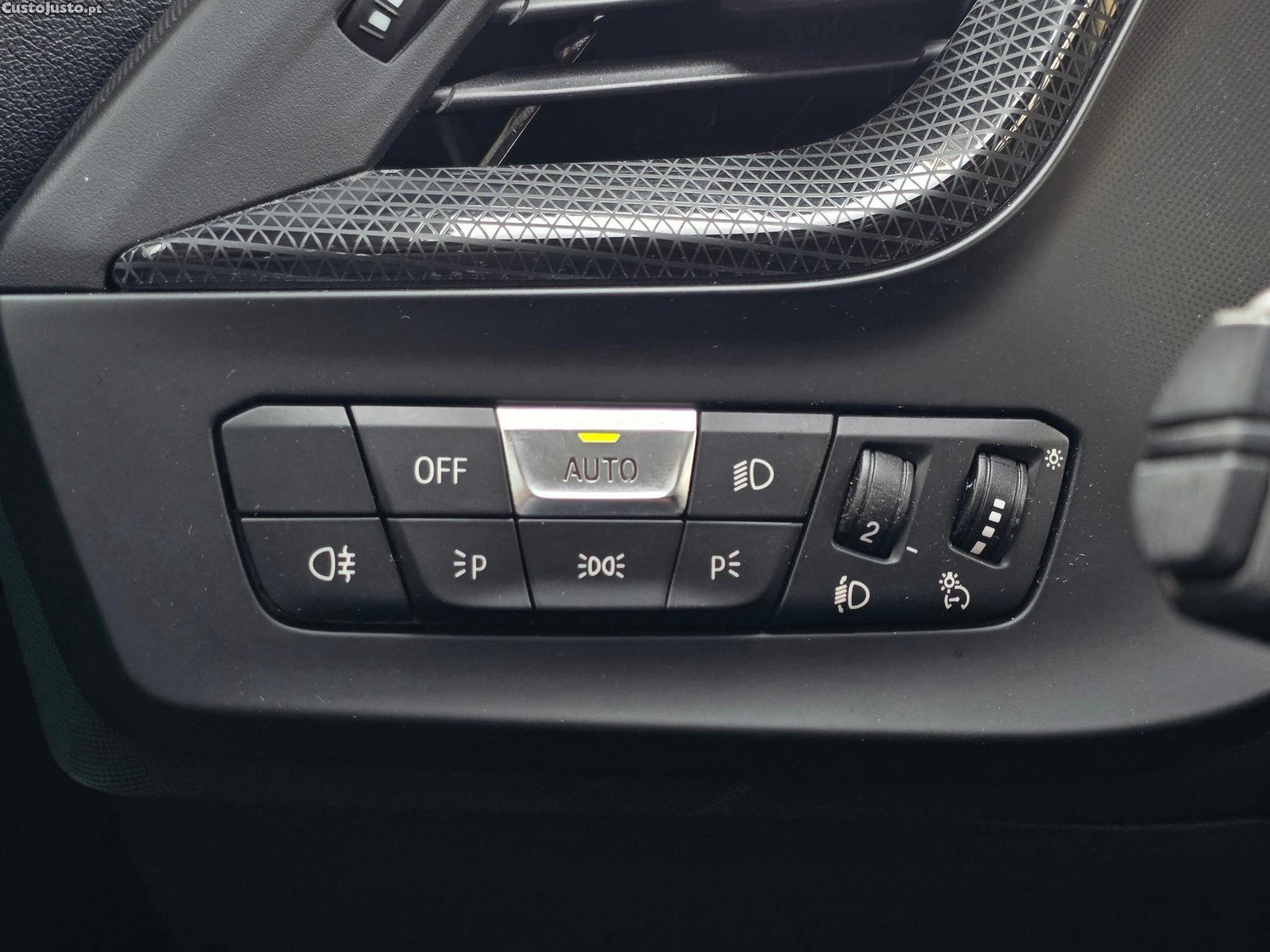 BMW 216 d Line Sport — fotografia 13