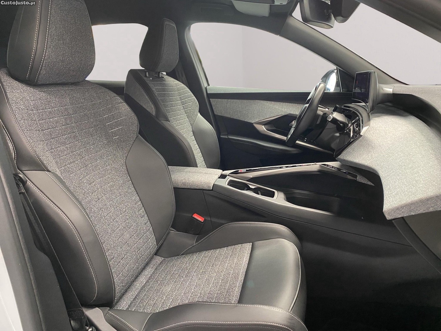 Peugeot 3008 1.2 Hybrid Allure e-DCS6 — fotografia 6