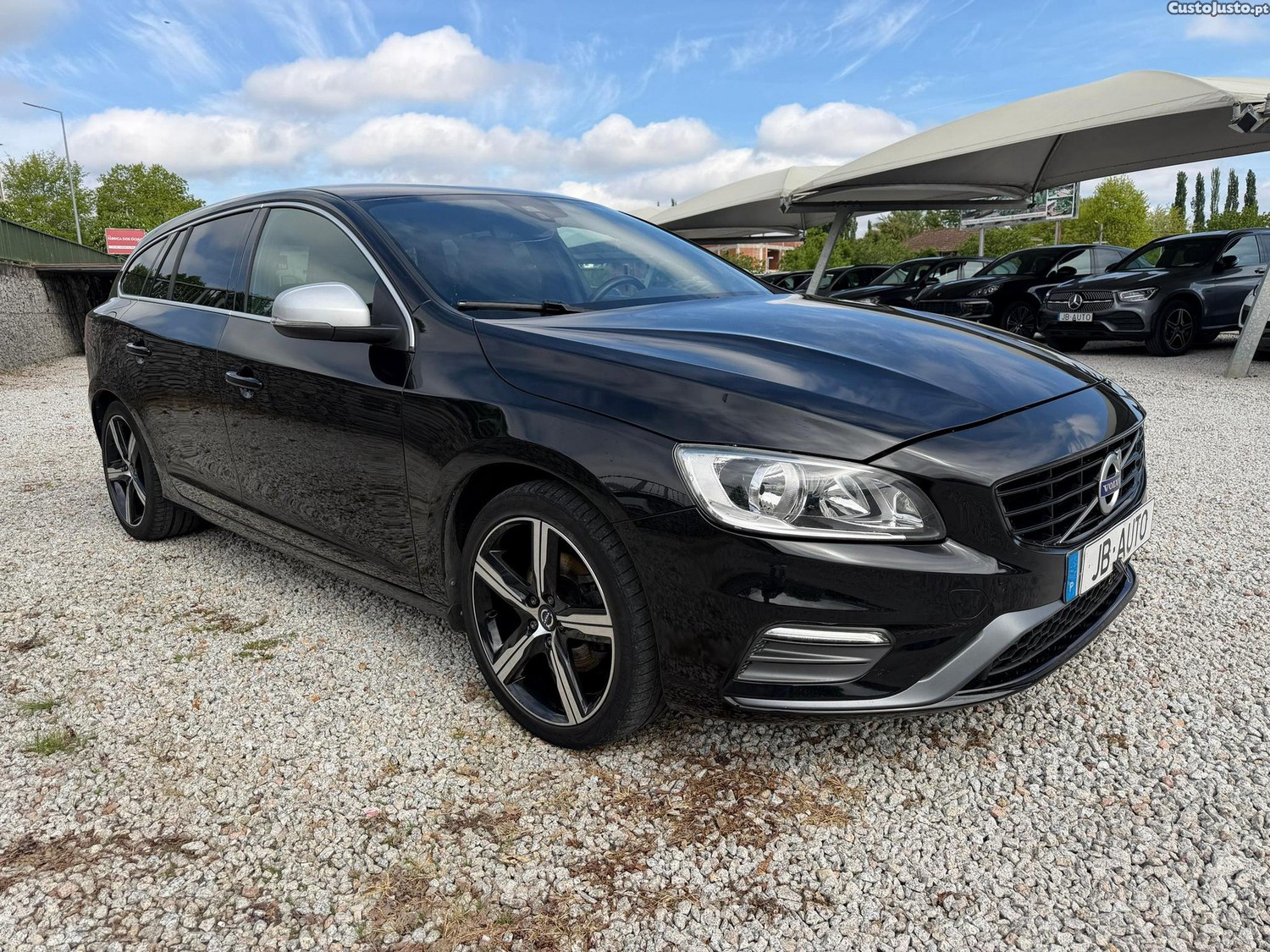 Volvo V60 2.0 D3 R-Design — fotografia 13