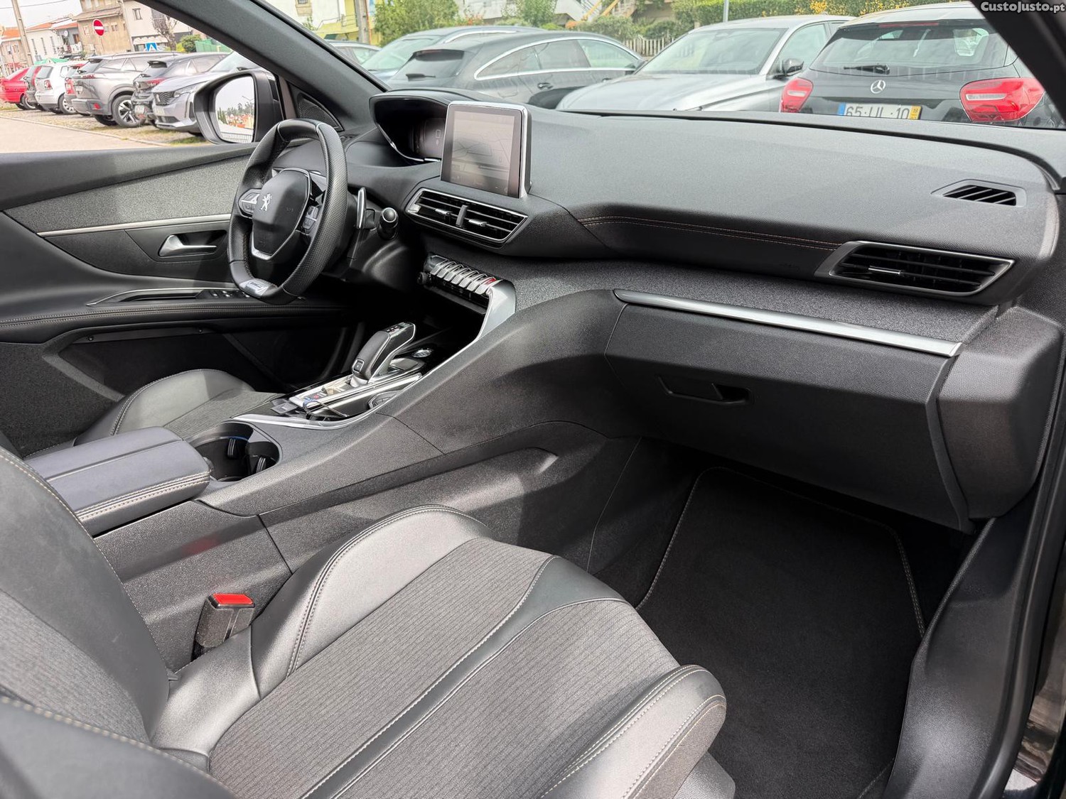 Peugeot 5008 1.5 BlueHDi GT Line J19 EAT8 — fotografia 11