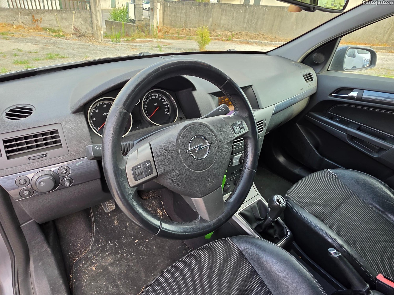 Opel Astra 1.7 cdti 100CV Cosmo — fotografia 7