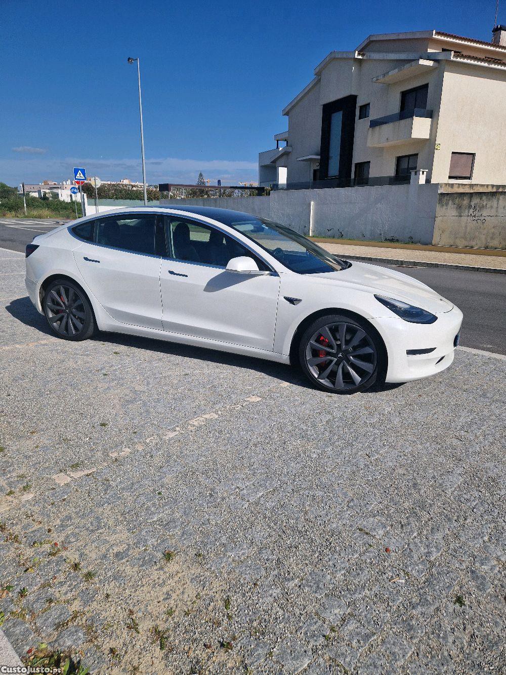 Tesla Model 3 model 3 perfomance — fotografia 4