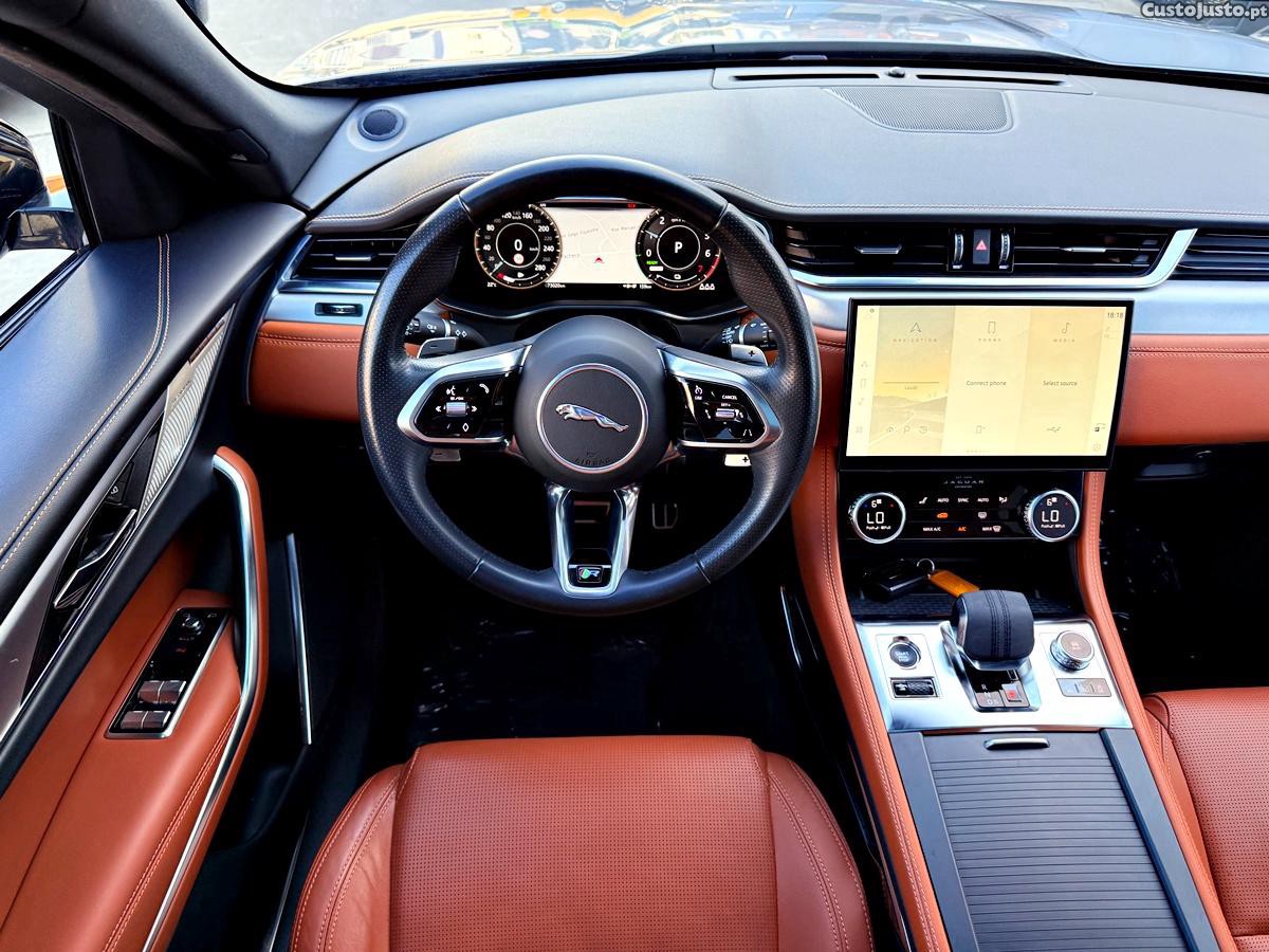 Jaguar F-Pace P400e R-Dynamic — fotografia 50
