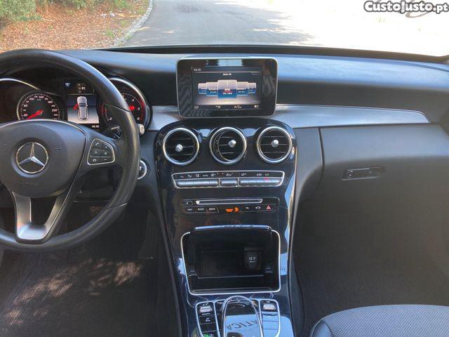Mercedes-Benz C 180 d Avantgarde Aut. — fotografia 10